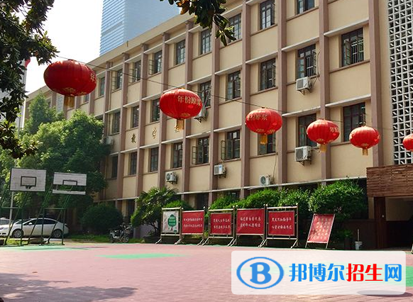 武漢中等職業(yè)藝術(shù)學校6