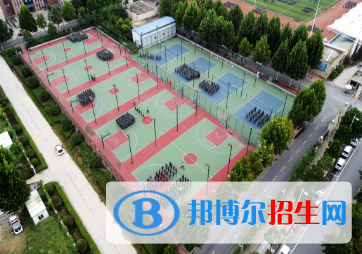 河南2020年鐵路學(xué)校和中專(zhuān)有哪些區(qū)別