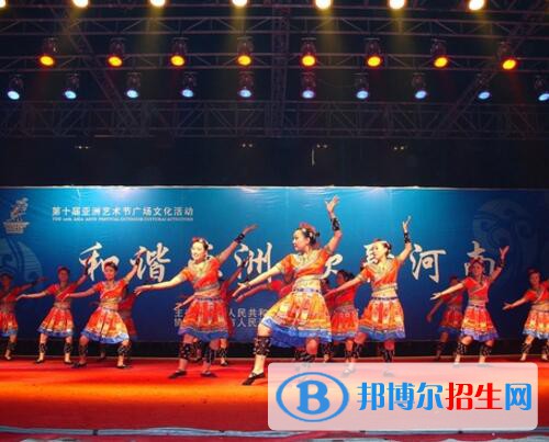 鄭州藝術(shù)幼兒師范學(xué)校2021年招生辦聯(lián)系電話