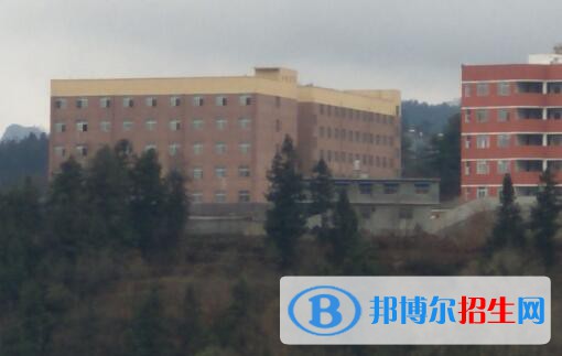 納雍中等職業(yè)學校2020年報名條件、招生要求、招生對象