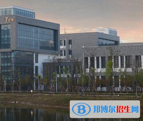 鄭州信息技術(shù)學(xué)校2021年報名條件、招生對象