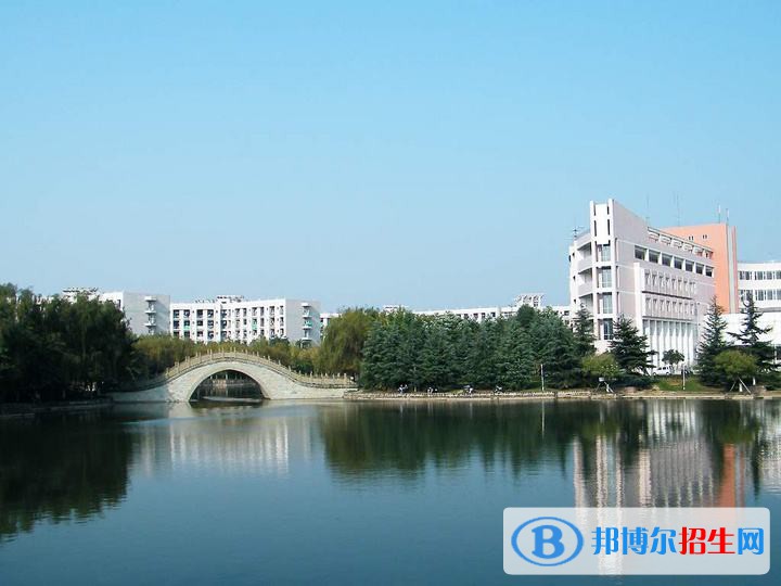 咸寧衛(wèi)生學(xué)校2020年報名條件、招生要求、招生對象