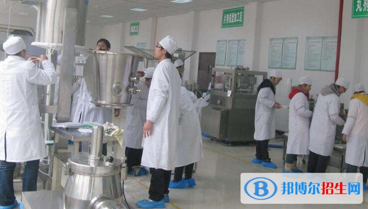 德江民族職業(yè)技術學校2020年招生辦聯(lián)系電話