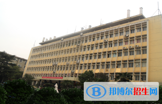 湖北汽車(chē)工業(yè)實(shí)驗(yàn)技工學(xué)校