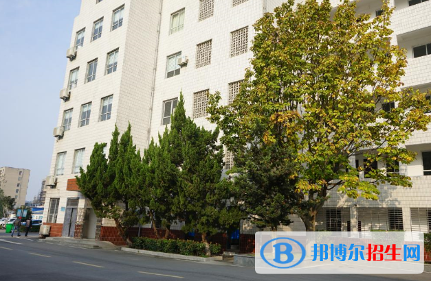 襄陽工業(yè)學(xué)校4