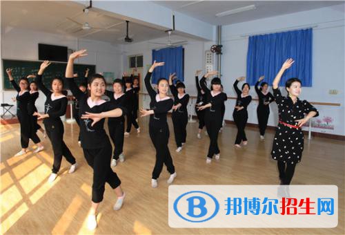 貴陽(yáng)2020年中專幼師學(xué)?？梢钥即髮? width=