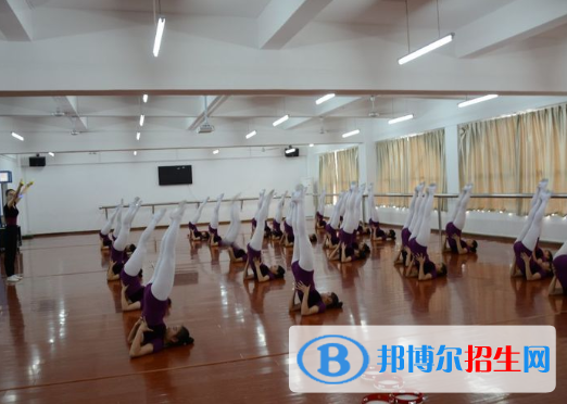 贛縣職業(yè)中等專業(yè)學(xué)校2020年招生辦聯(lián)系電話