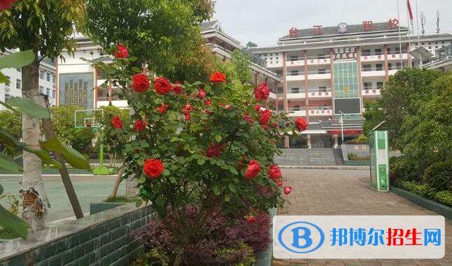 臺江中等職業(yè)學校2020年招生辦聯(lián)系電話