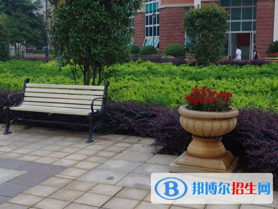 三門峽財經(jīng)學校2021年招生辦聯(lián)系電話