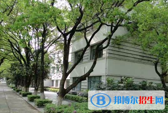 南昌2020年男生學(xué)什么鐵路學(xué)校好