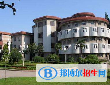 潛江職業(yè)教育中心2020年報名條件、招生要求、招生對象