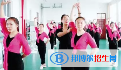 酒泉工貿(mào)中等專業(yè)學(xué)校2020年學(xué)費(fèi)、收費(fèi)多少