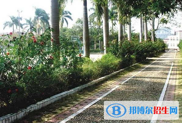 廣東農(nóng)墾茂名技工學校2020年招生辦聯(lián)系電話