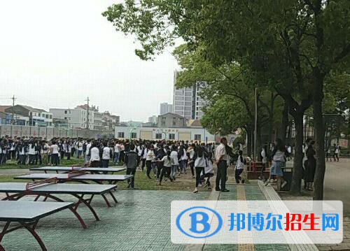 鐘祥高級技工學校2020年報名條件、招生要求、招生對象