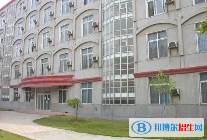 江漢油田職業(yè)技術學校3