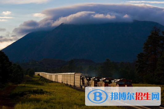 武漢2020年怎么樣才能學好鐵路學校