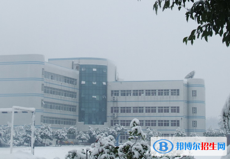 南陽(yáng)建筑工程學(xué)校2021年報(bào)名條件、招生要求、招生對(duì)象