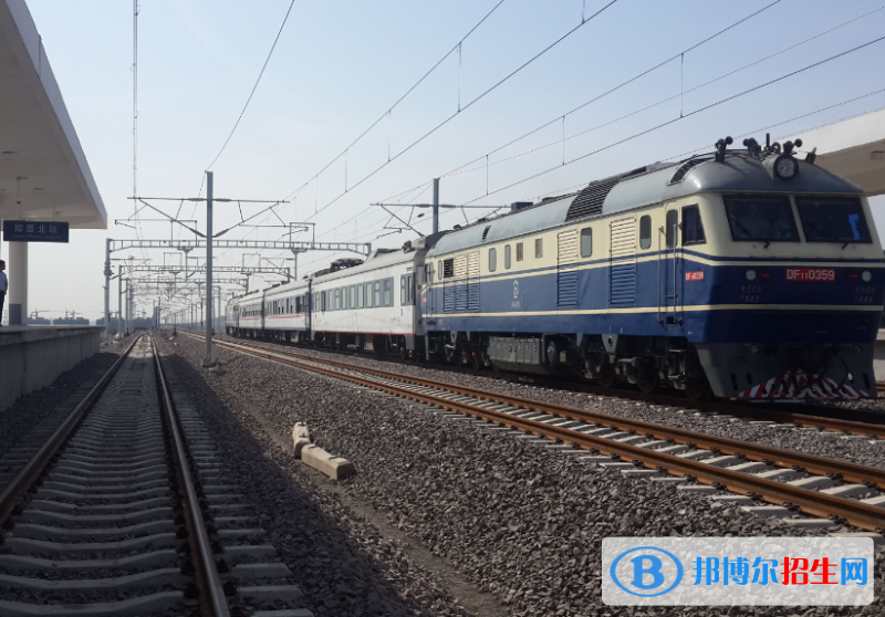 鄭州2020年男生讀鐵路學校好不好