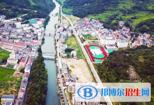 永嘉縣四川中學(xué)2020年招生辦聯(lián)系電話