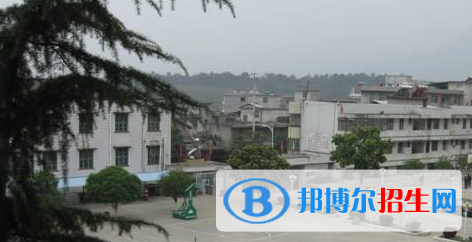 富川職業(yè)技術學校2020年招生辦聯(lián)系電話