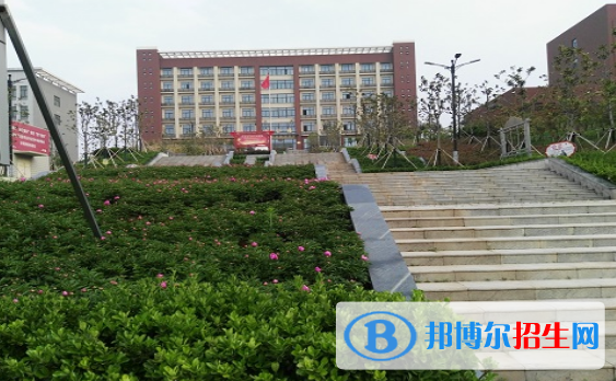 平頂山中醫(yī)藥學(xué)校2021年報名條件、招生要求、招生對象