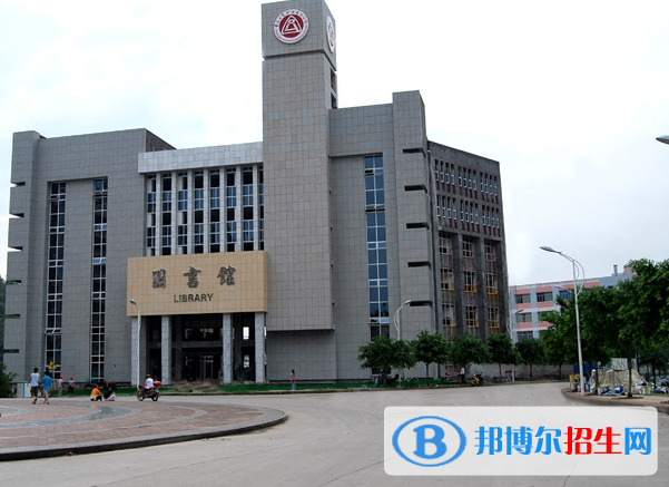 重慶2022年有哪些有汽修學(xué)校的大專(zhuān)院校