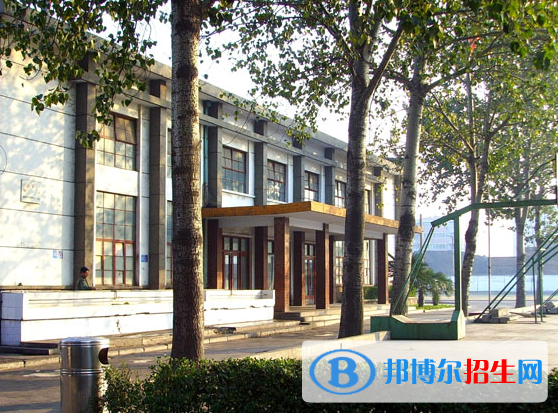 河南工業(yè)科技學校2021年報名條件、招生要求、招生對象