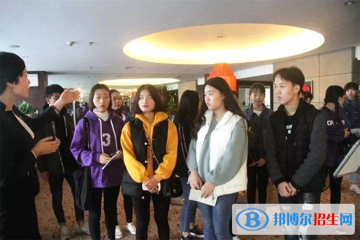 洛陽(yáng)旅游學(xué)校2021年招生辦聯(lián)系電話