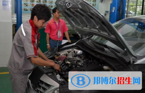 廣州去讀汽修學(xué)校學(xué)什么對(duì)以后好一點(diǎn)