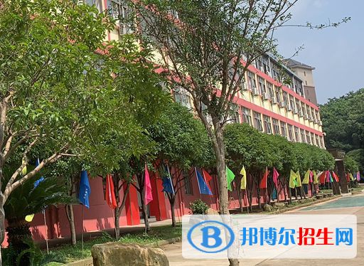 南昌2020年讀鐵路學(xué)校多少錢