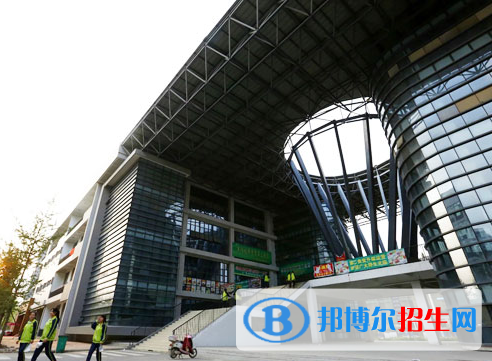 阜陽醫(yī)藥管理學(xué)校2020年報名條件、招生要求、招生對象