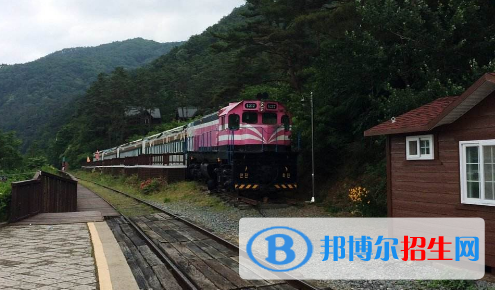六盤水2020年女生上鐵路學(xué)校學(xué)什么專業(yè)好