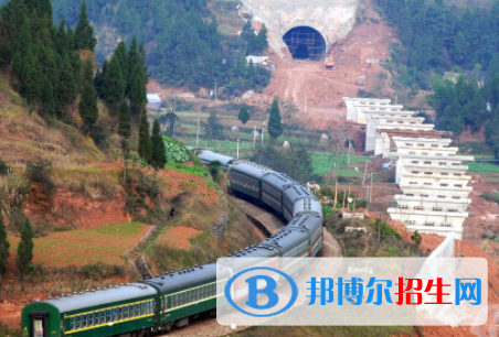 武漢2020年鐵路學校好還是職高好