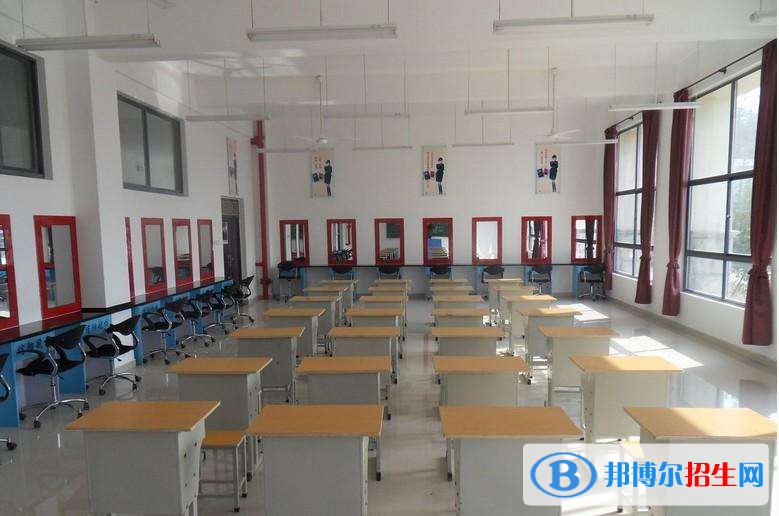 信陽(yáng)建筑工程學(xué)校2021年招生辦聯(lián)系電話