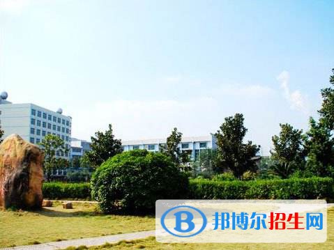 鄭州科技中等專業(yè)學(xué)校2021年報(bào)名條件、招生要求、招生對(duì)象