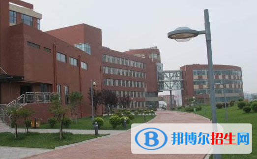 青島孔裔國際公學2020年招生辦聯(lián)系電話