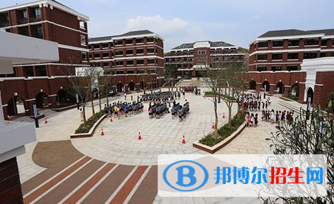 宜昌龍盤湖國際學(xué)校2020年招生辦聯(lián)系電話
