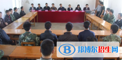 柳州機(jī)電工程學(xué)校2020年招生辦聯(lián)系電話