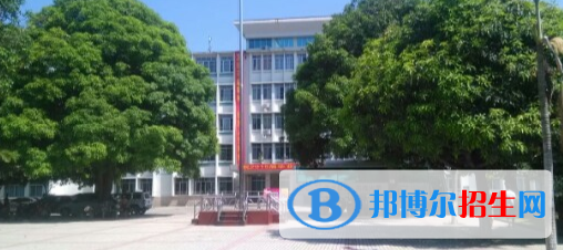 百色市職業(yè)技術(shù)學(xué)校2020年招生辦聯(lián)系電話