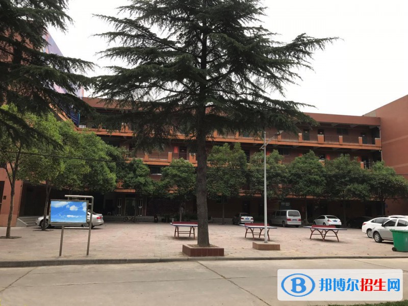 鄭州白求恩醫(yī)學院2021年招生辦聯(lián)系電話