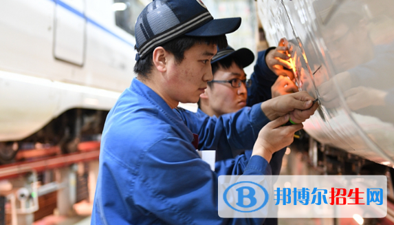 白銀2020年鐵路學(xué)校讀什么專業(yè)好