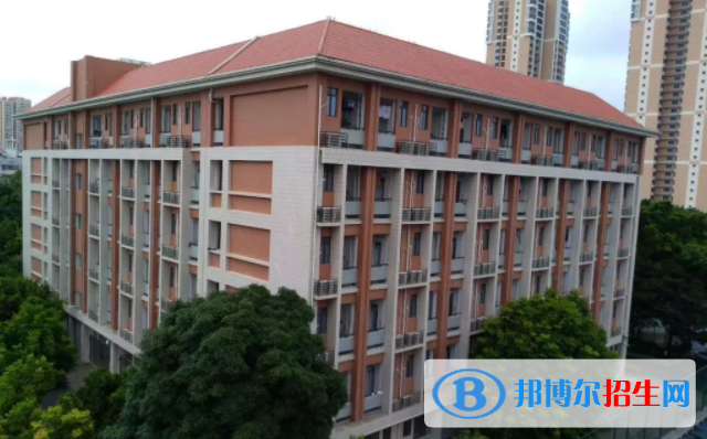南寧三中國際學(xué)校初中部地址在哪里
