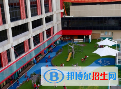 香港加拿大國際學校初中部網站網址