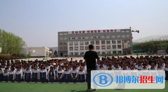 天水麥積區(qū)職業(yè)中等專業(yè)學(xué)校2020年招生簡(jiǎn)章