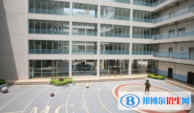 貴陽一中新世界國際學(xué)校初中部020年招生辦聯(lián)系電話