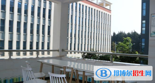 昆明世青國際學校初中部2020年學費、收費多少