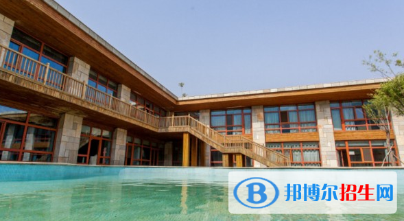 顯現(xiàn)國(guó)際學(xué)校初中部2020年招生簡(jiǎn)章