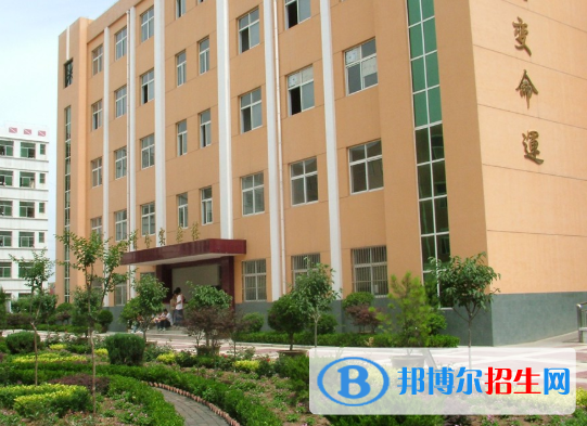  鳳翔縣彪角中學(xué)2020年招生辦聯(lián)系電話