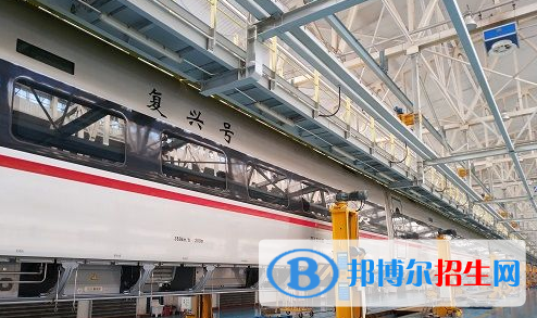 白銀2020年讀鐵路學校的大專