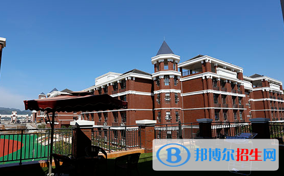 宜昌龍盤(pán)湖國(guó)際學(xué)校初中部2020年招生辦聯(lián)系電話